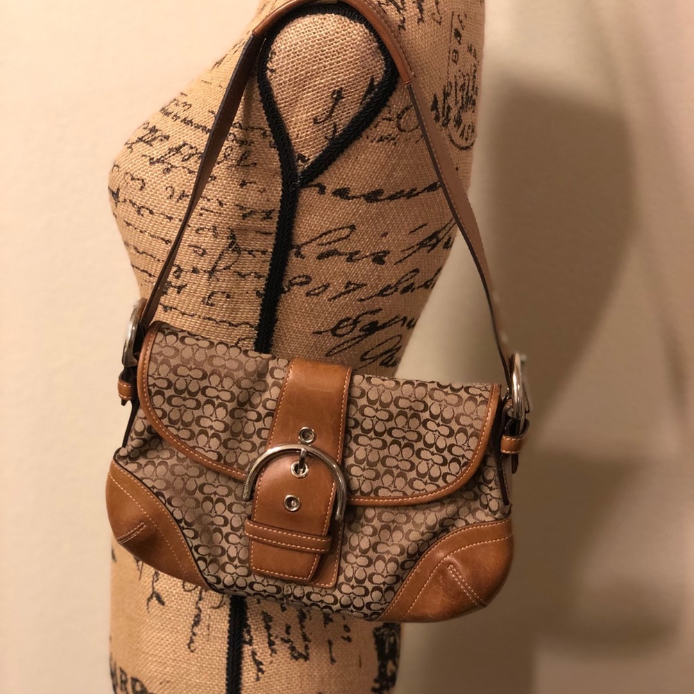 Cute used brown Coach shoulder bag 💼